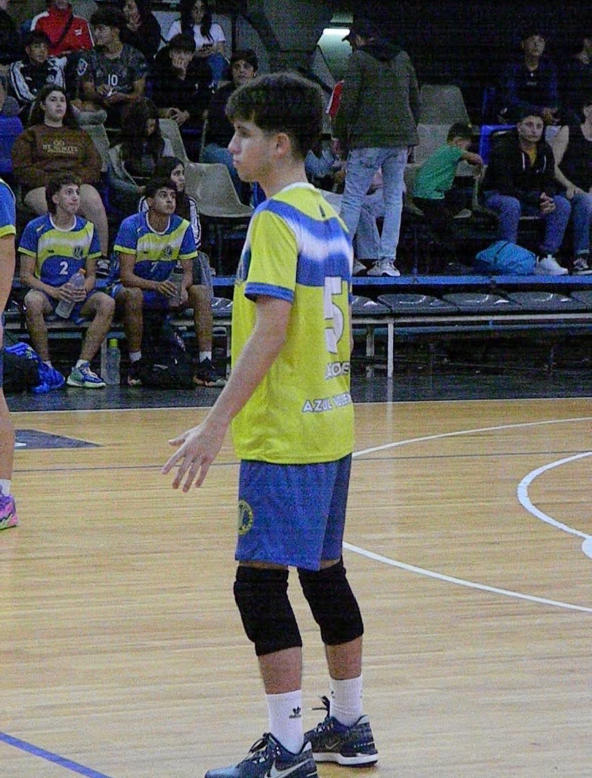 El joven Bautista Latorre cerró su participación en el Provincial Sub-18 representando a Azul Vóley.