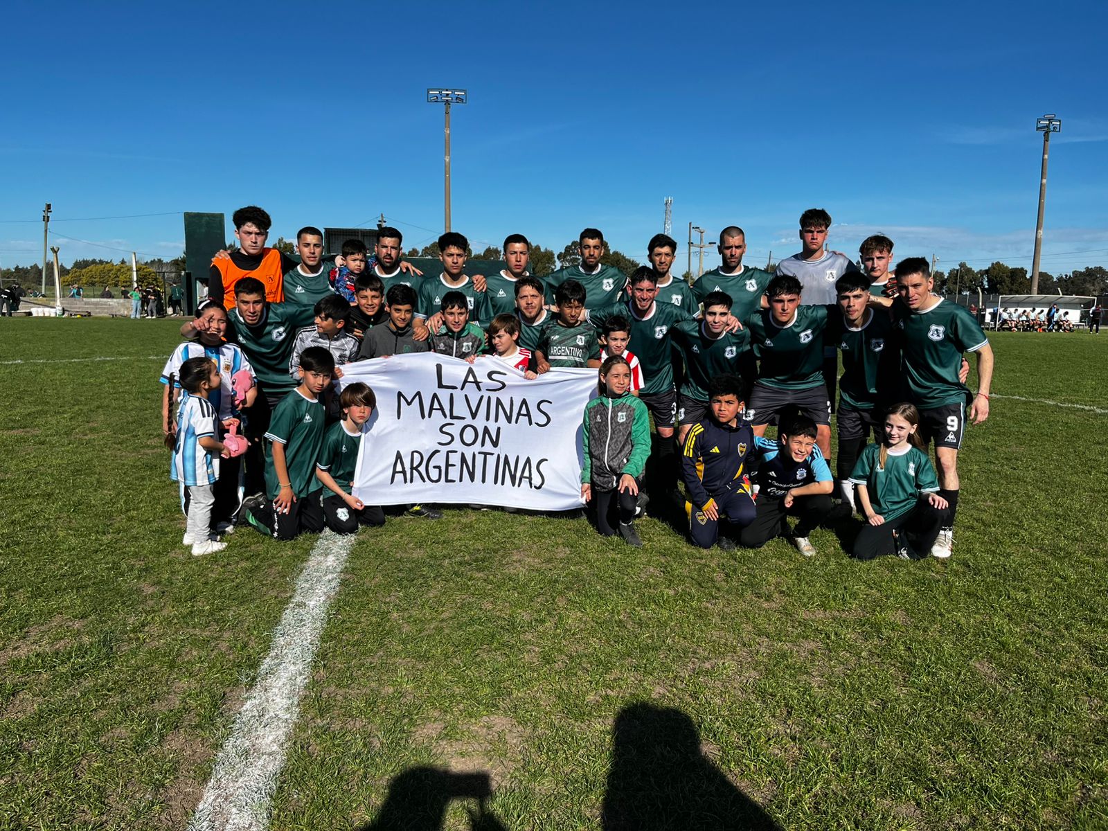 LOMA NEGRA GANÓ UN PARTIDAZO ANTE ARGENTINO Y QUEDÓ A UN PASO DEL ASCENSO