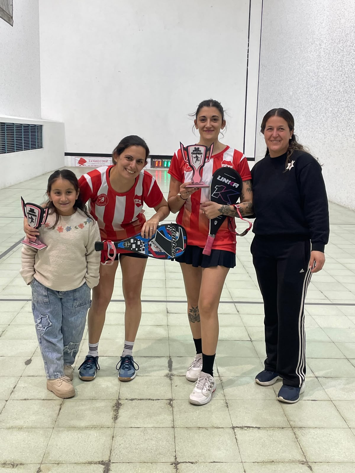 PELOTA PALETA- Alumni se quedó con la Primera Fecha del clausura en la categoría DAMAS C